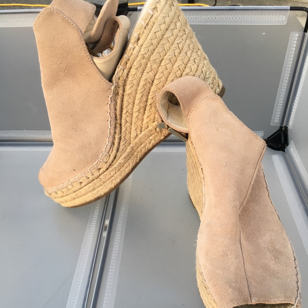 Kenneth Cole wedge shoe